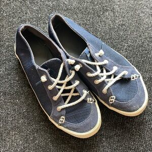 Woman’s navy Sperry’s 7M slip on sneaker shoe